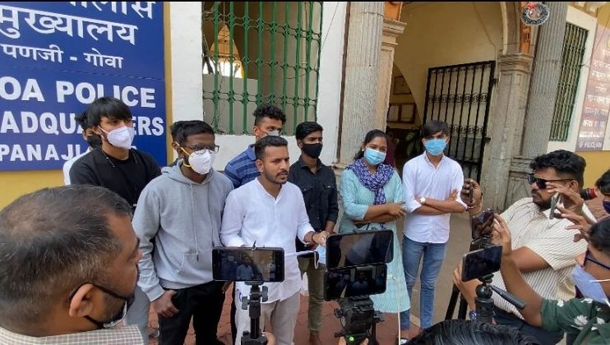 विद्यार्थ्यांवर लाठीचार्ज करणाऱ्या कॉन्स्टेबलवर कारवाई करा; एनएसयूआयची मागणी