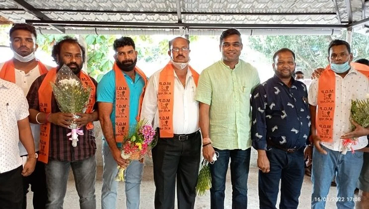 Goa BJP: मोरजीतील भाजपाचे
कार्यकर्ते मगोत दाखल