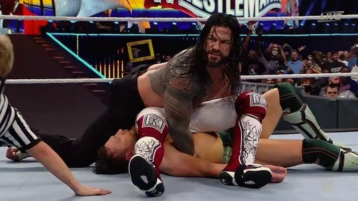 WWE स्टार रोमन रेन्स कोरोना पॉझिटिव्ह, ब्रॉक लेसनर विरुद्धच्या लढतीला ब्रेक