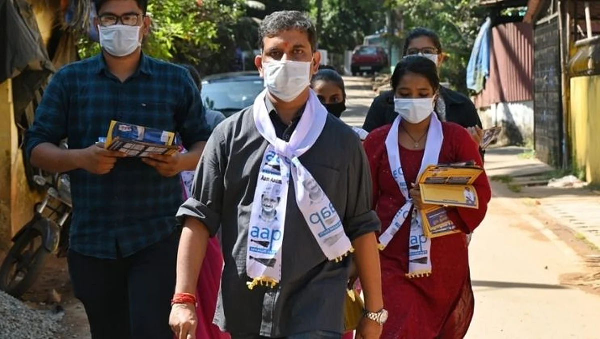 अगोदर राज्यातील ऐतिहासिक दस्तावेज सांभाळा : आप