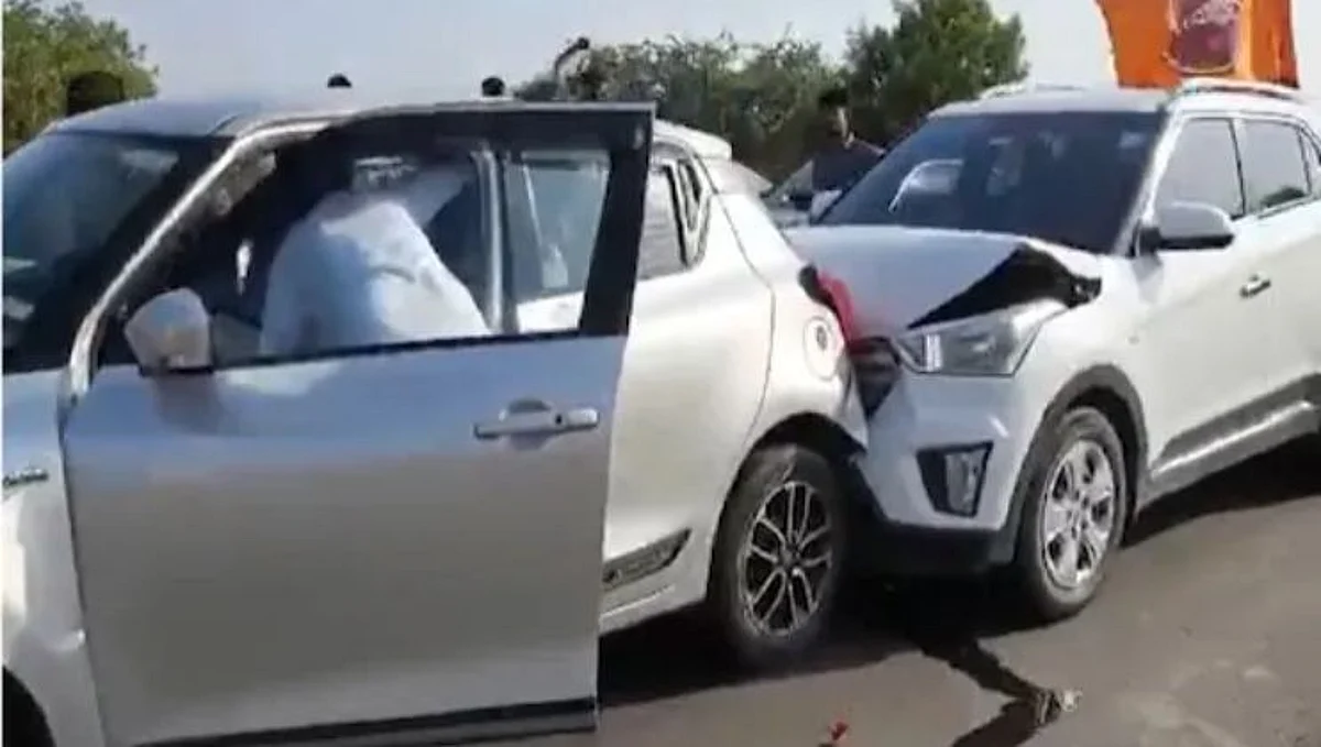 राज ठाकरेंच्या ताफ्यातील गाड्यांचा अपघात, दिग्गज मराठी कलाकार थोडक्यात बचावले