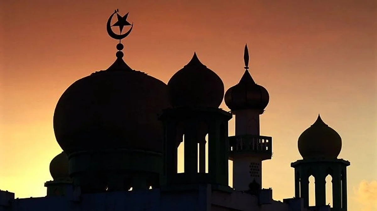 मुंबईत 26 मशिदीतील मुस्लिम धर्मगुरूंचा मोठा निर्णय, लाऊडस्पीकरशिवाय होणार सकाळची अजान