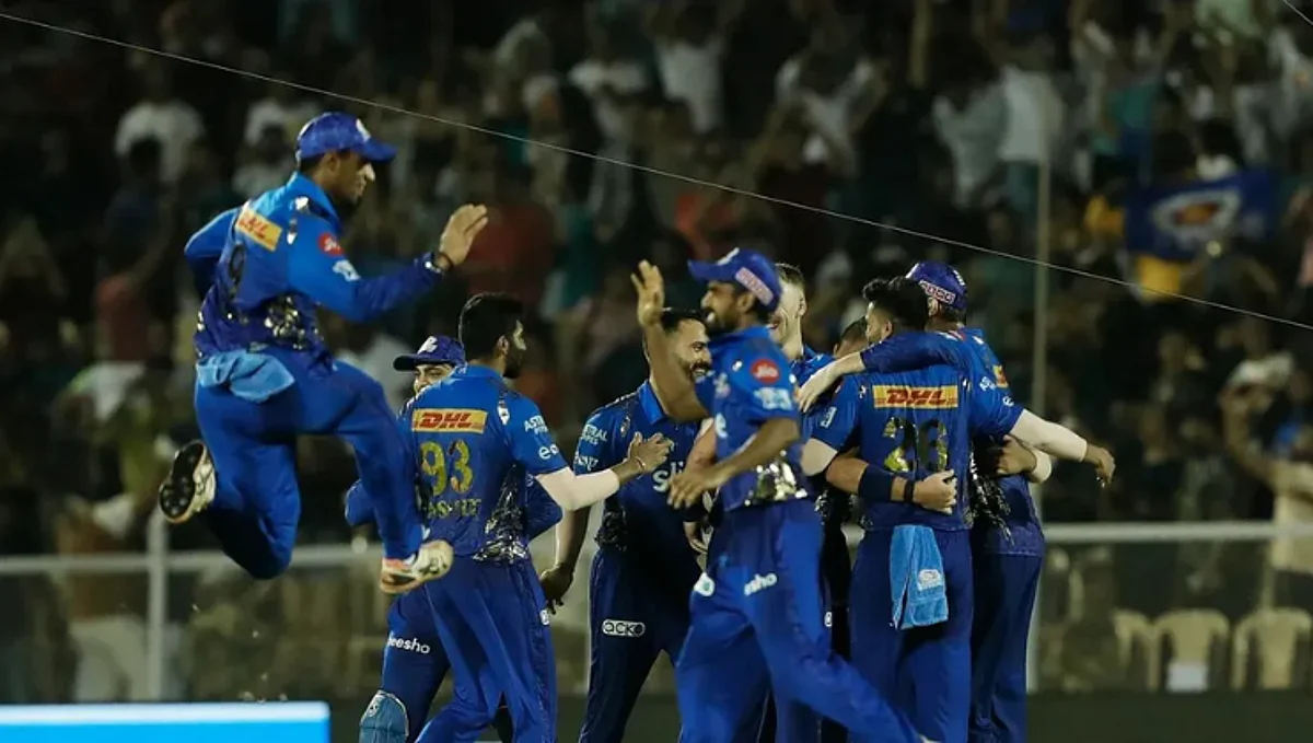 IPL 2022 : गुजरातनंतर आणखी 3 संघ मुंबईच्या निशाण्यावर