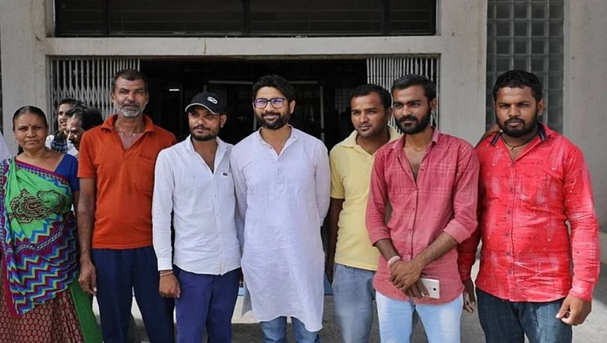 बेकायदेशीर रॅलीसाठी आमदार जिग्नेश मेवाणी दोषी : न्यायालय