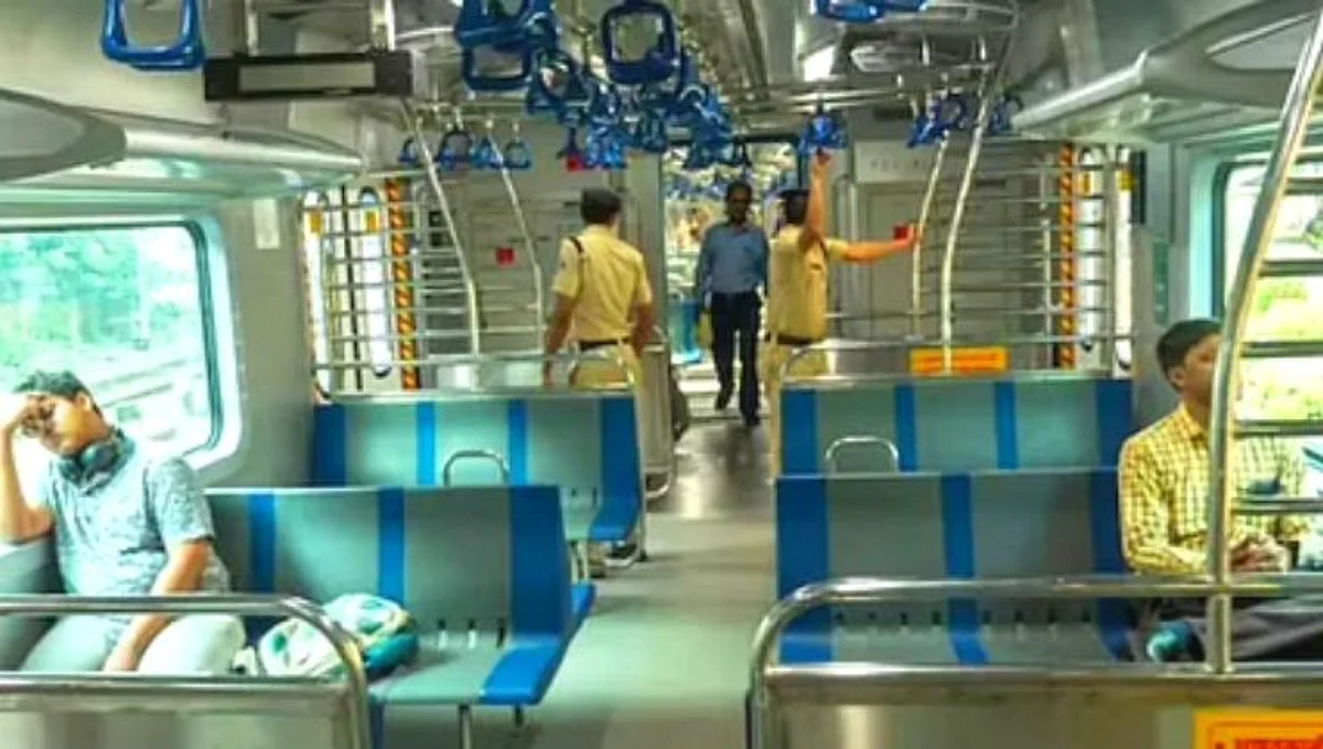 Mumbai Local Train: चाकरमान्यांसाठी आनंदाची बातमी, 'फर्स्ट क्लास' चा प्रवास झाला स्वस्त