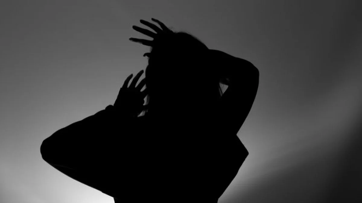 शिक्षक बापानंचं 18 वर्षीय मुलीवर केला बलात्कार