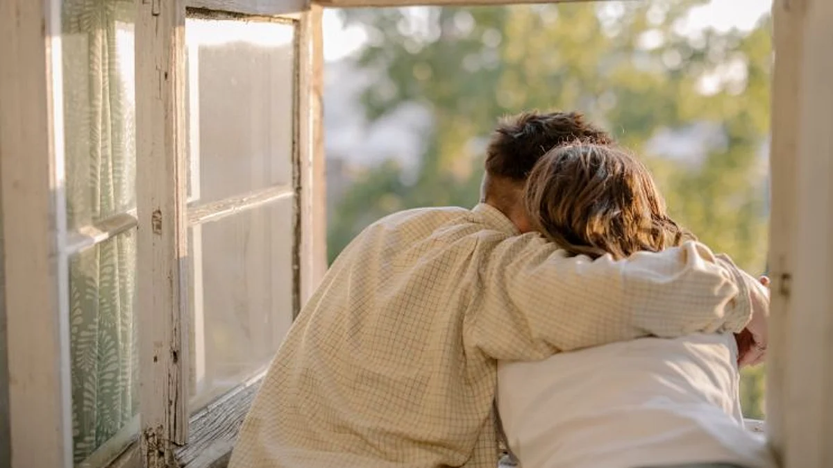Relationship Tips: प्रेमात कधी-कधी खोट बोलणे टिकवू शकते तुमचे नाते
