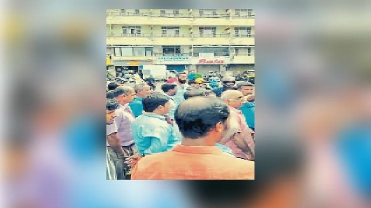 म्हापसा बाजारातील बॅरिकेड्सना विरोध