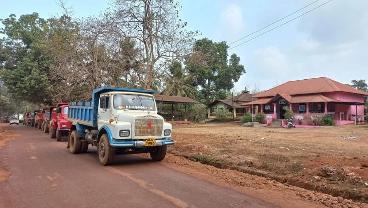 मयेतून होणाऱ्या खनिज वाहतुकीला हायकोर्टाची स्थगिती