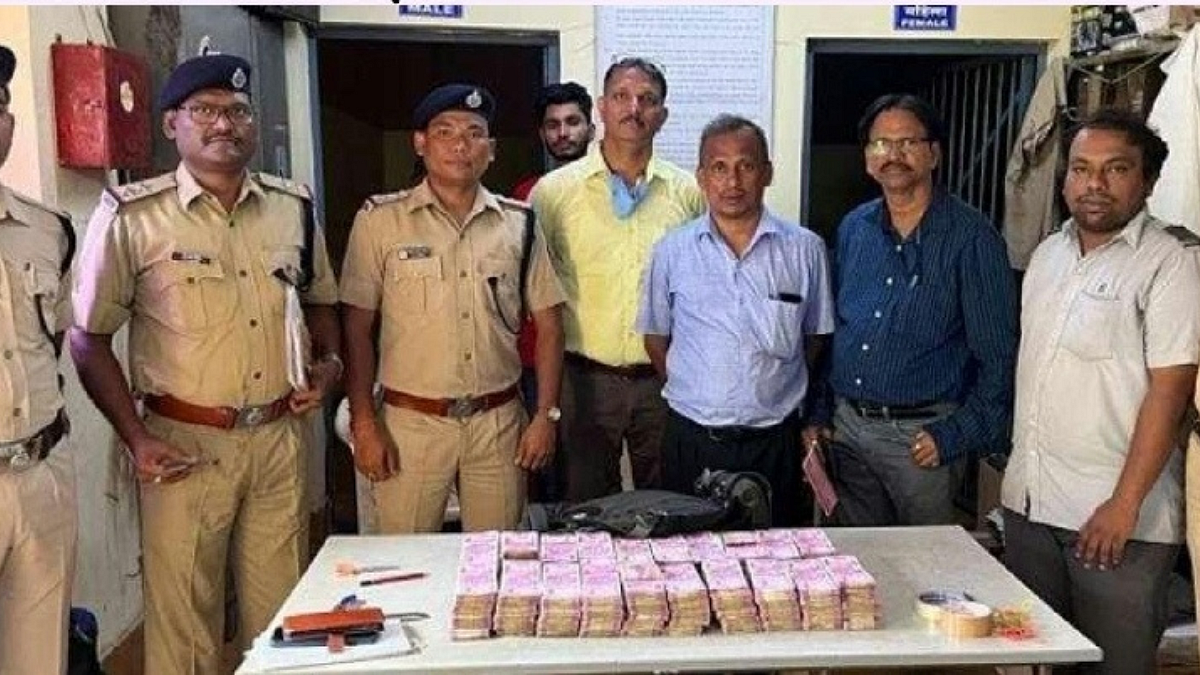 कारवार रेल्वे पोलिसांची मोठी कारवाई, 2 कोटी रुपयासह आरोपीला घेतले ताब्यात