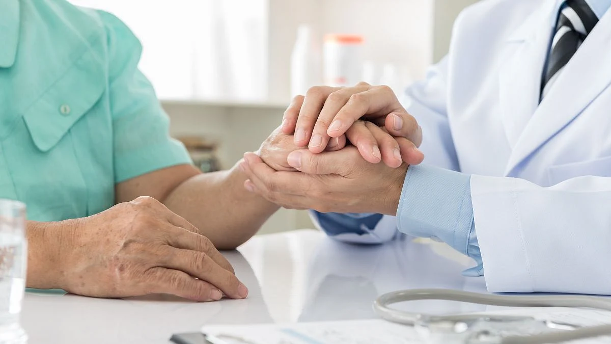 MBBS पदवीनंतर ग्रामीण सेवा बॉण्डमधून सुटका नाही, सरकारने बदलले नियम