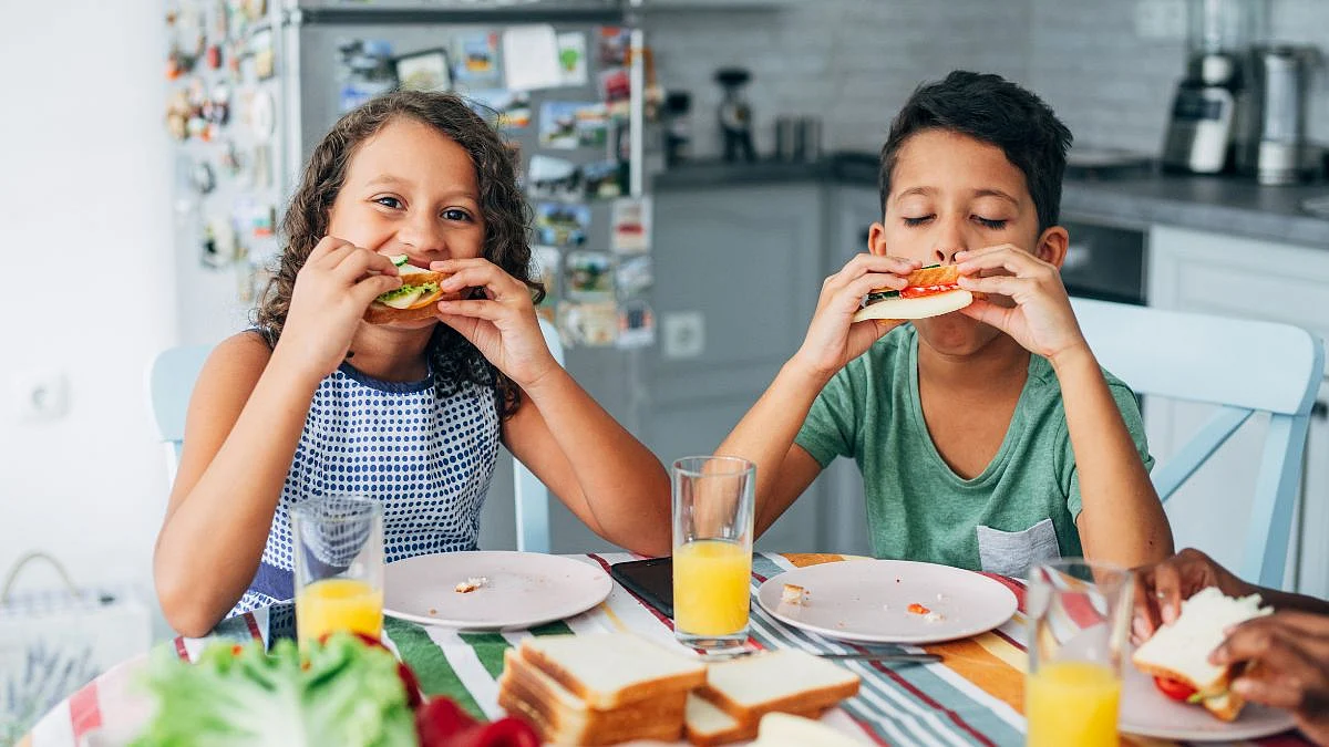 Healthy Tips: मुलांच्या खाण्याच्या सवयींवर ठेवा लक्ष