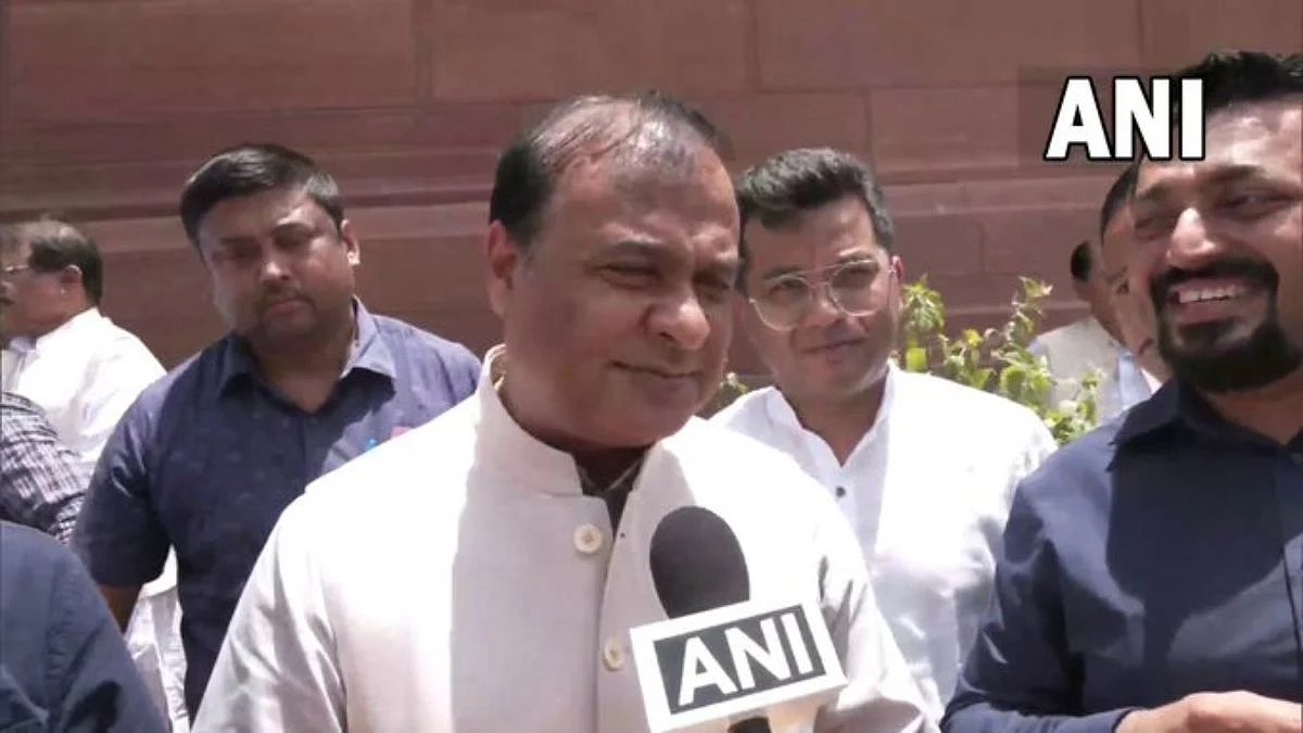 ''उद्धव ठाकरे सुट्टी घालवण्यासाठी आसाममध्ये या''