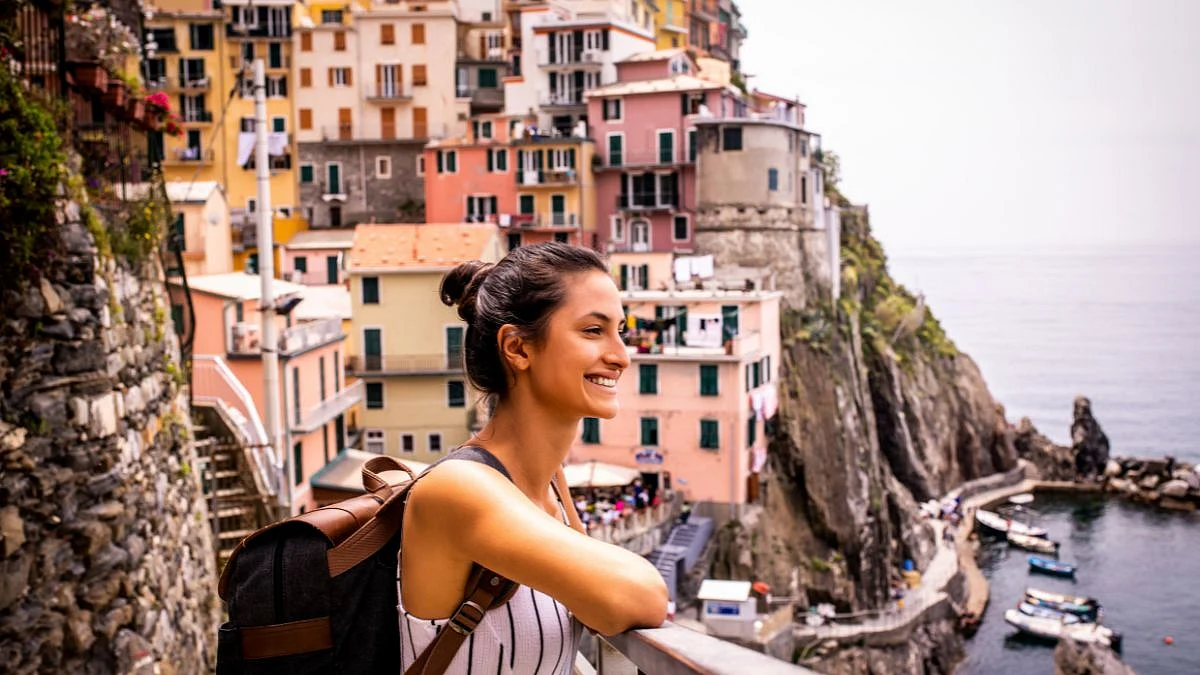 Travel Tips: प्रवासात असुद्या 'हे' 5 हॉलिडे स्नॅक्स