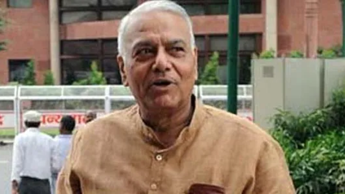 एसडीएमच्या नोकरीपासून ते अर्थमंत्री पदापर्यंत, जाणून घ्या यशवंत सिन्हा यांचा राजकीय प्रवास