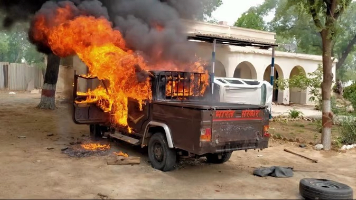 Agneepath: हरियाणात आंदोलनाला हिंसक वळण, महेंद्रगडमध्ये पिकअपला लावली आग
