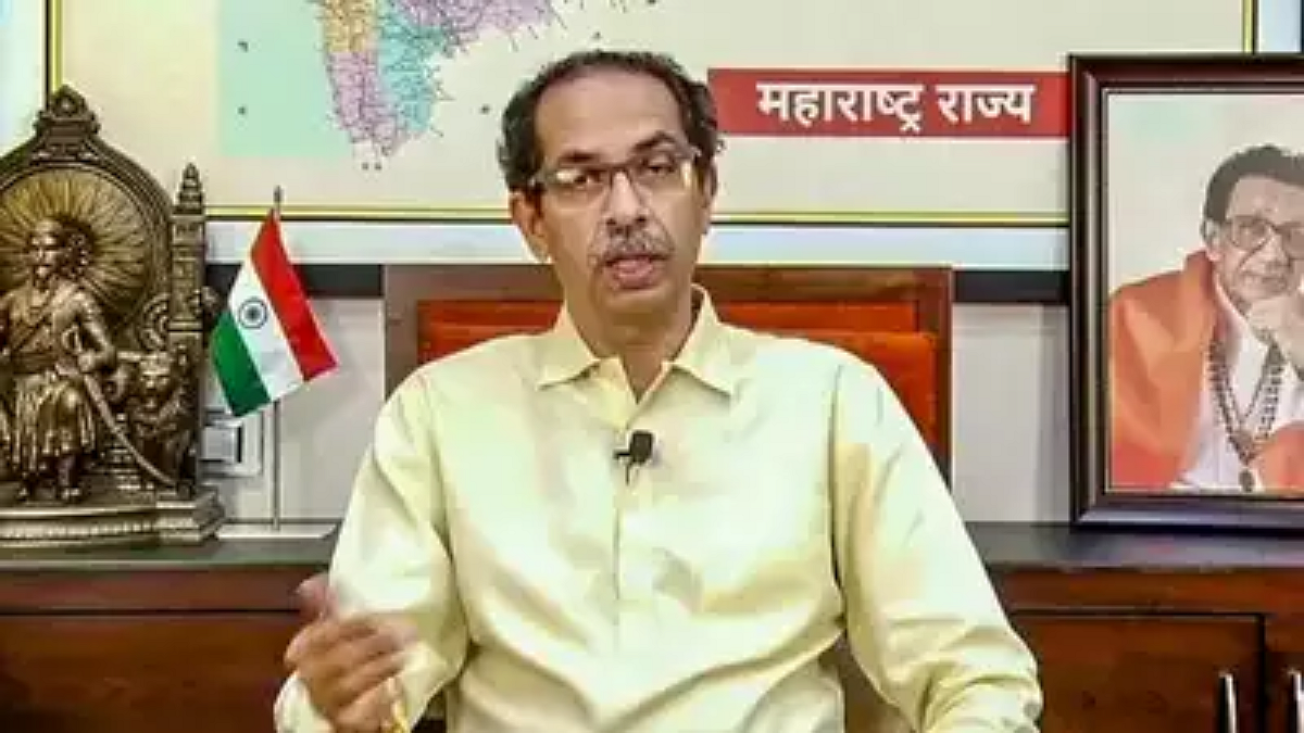 मुख्यमंत्री उध्दव ठाकरे यांनी सोडला 'वर्षा' बंगला