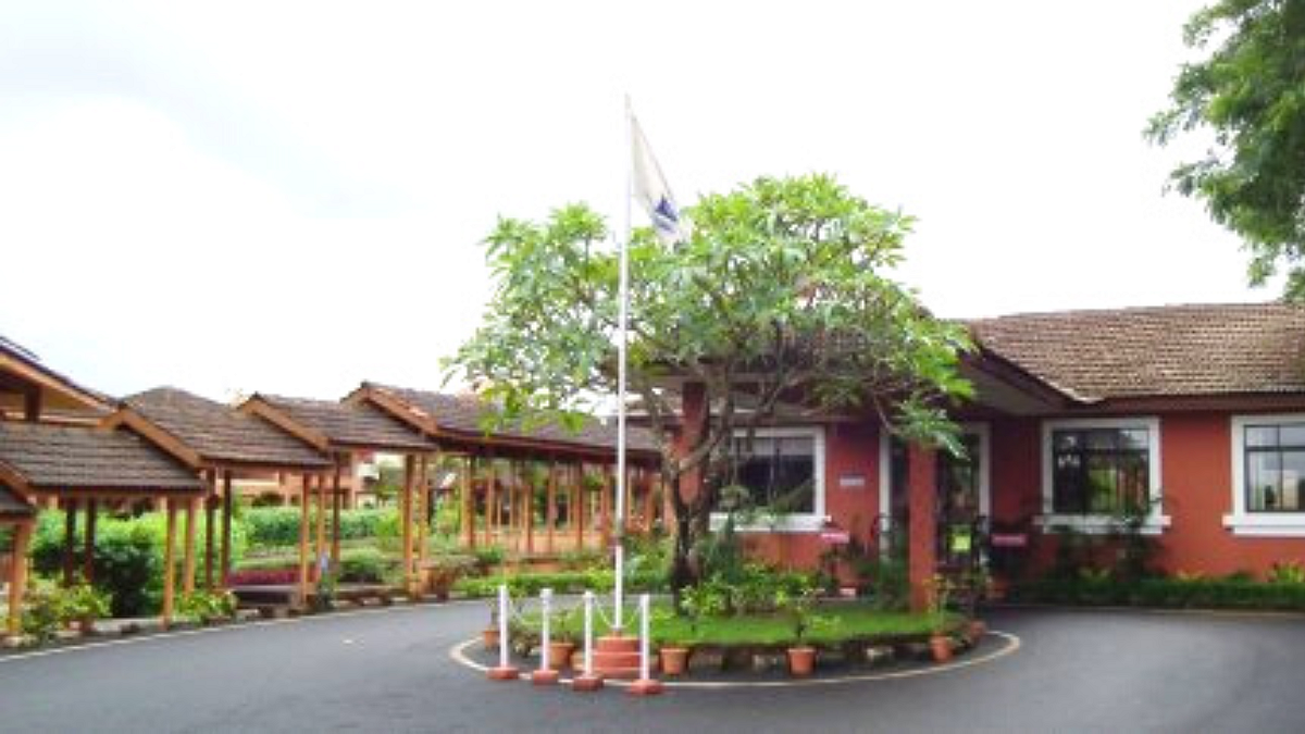 Dona Paula Centre