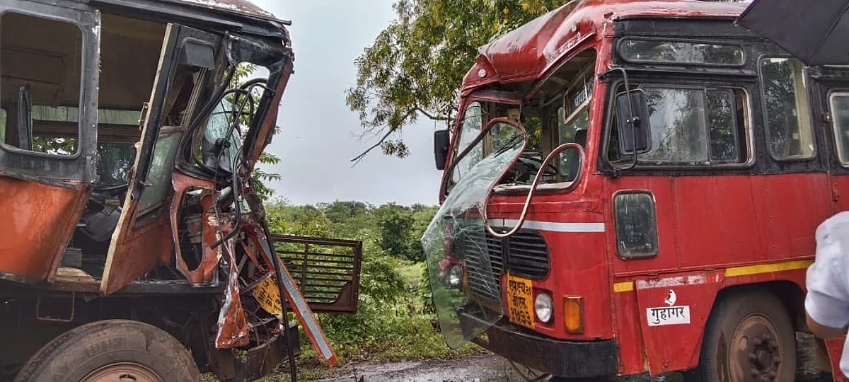 Guhagar Accident: गुहागर येथे दोन बसची समोरासमोर धडक, चालकांसह 25 ते 30 प्रवासी जखमी