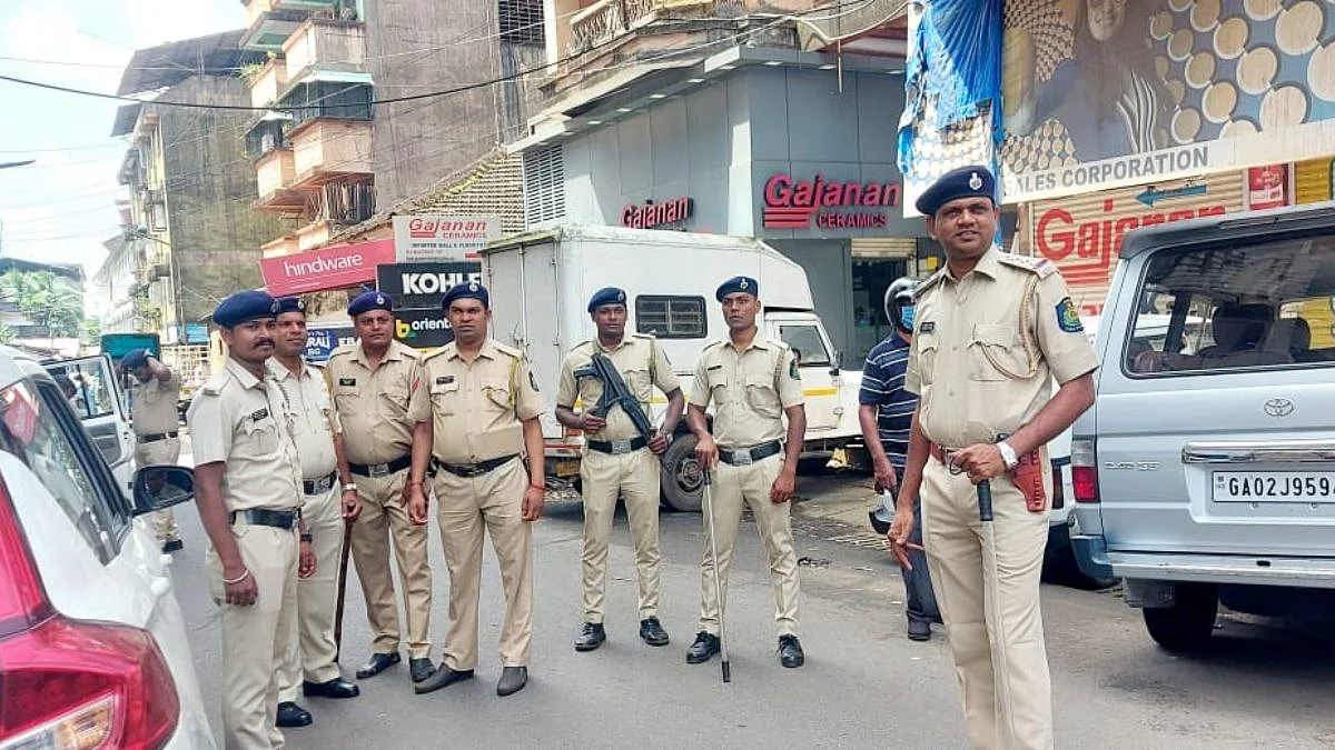 Police Force Deployed outside Digambar Kamat House