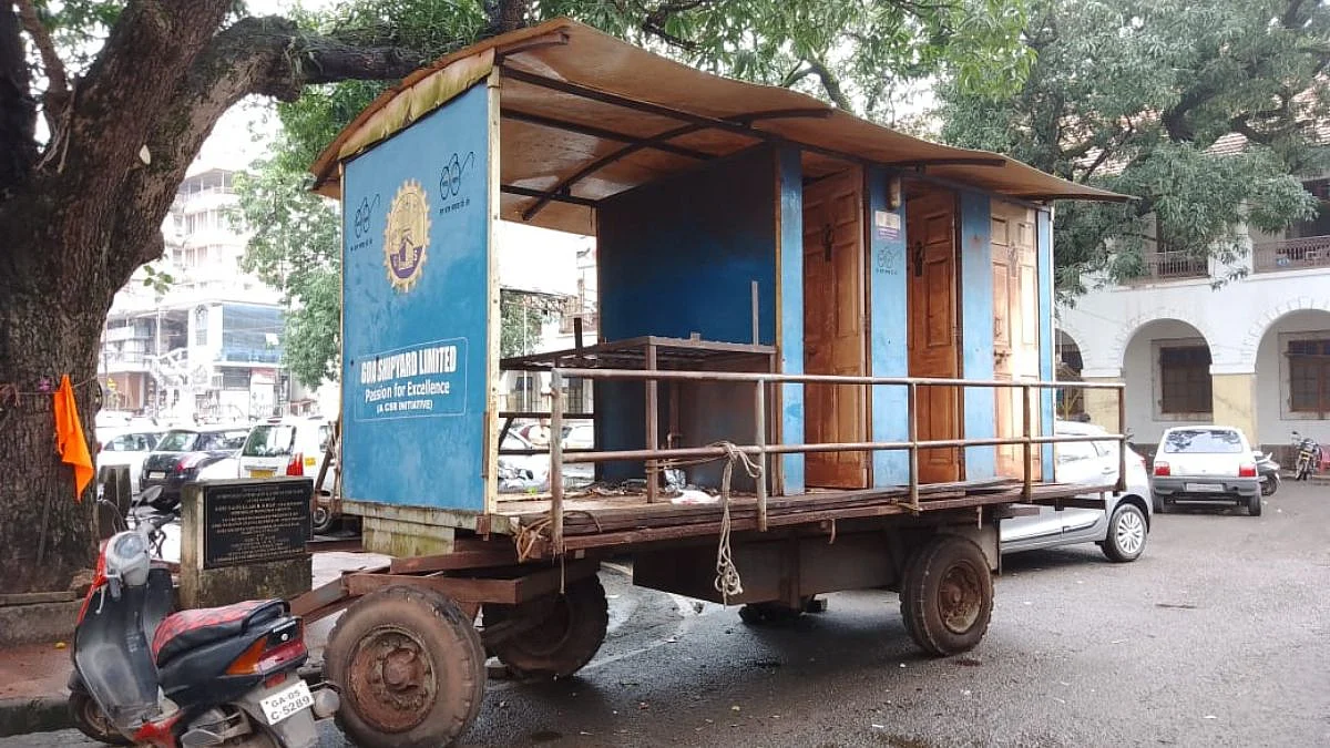 mobile toilet
