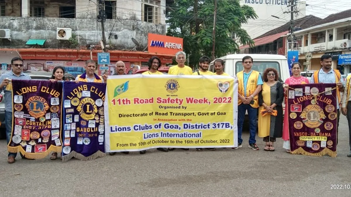 वास्को 11 व्या राज्य रस्ता सुरक्षा सप्ताह निमित्त पथनाट्य सादर करताना
