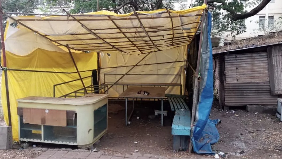 वास्को येथील तात्पुरती मासळी मार्केट मध्ये उभारलेले बेकायदेशीर दुकान.