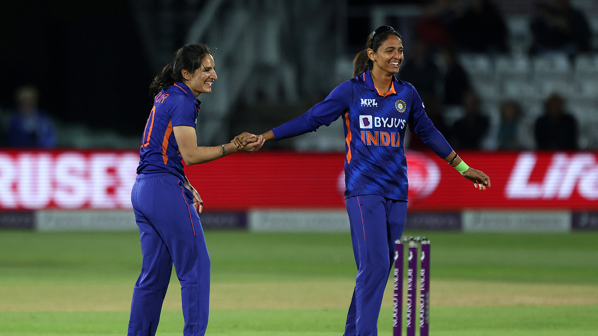 Renuka Singh - Harmanpreet Kaur