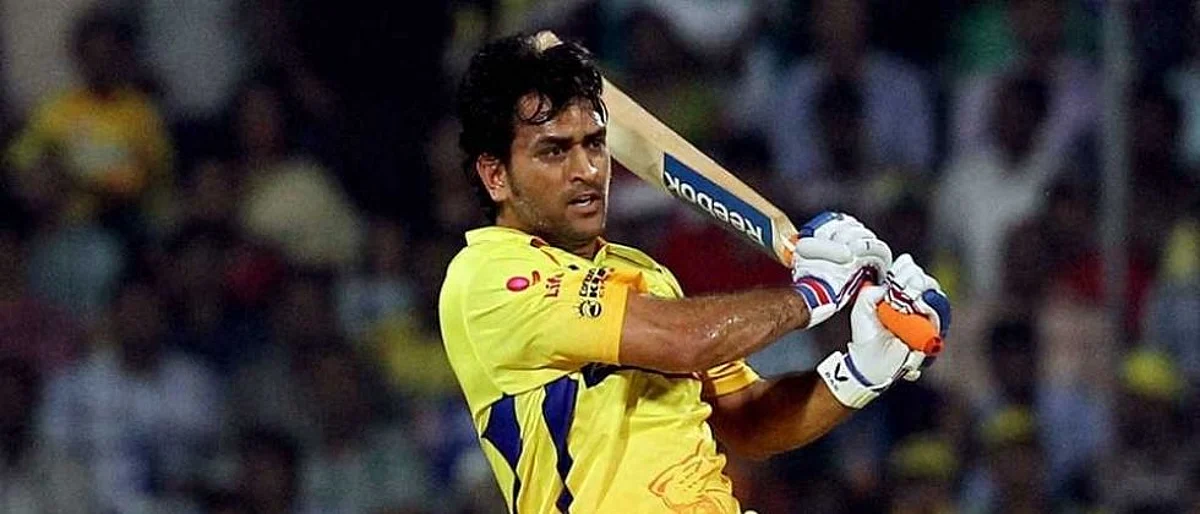 IPL 2021: हाऊ इज जोश? धोनीचा 'एक-हाती' षटकार पाहून रैनाही झाला अवाक!