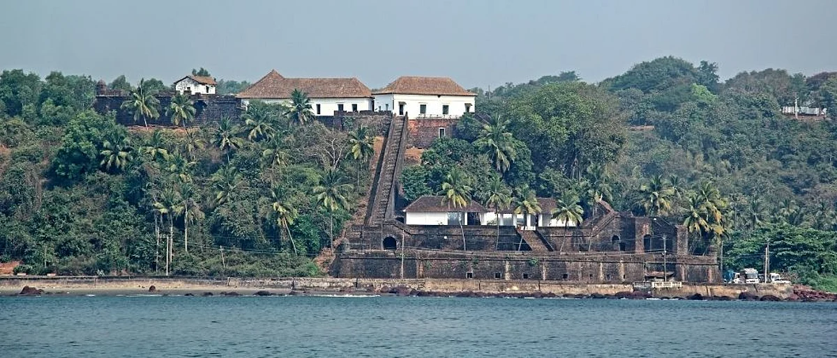 Goa: रेईश-मागूश किल्ल्याची संरक्षक भिंत कोसळणार