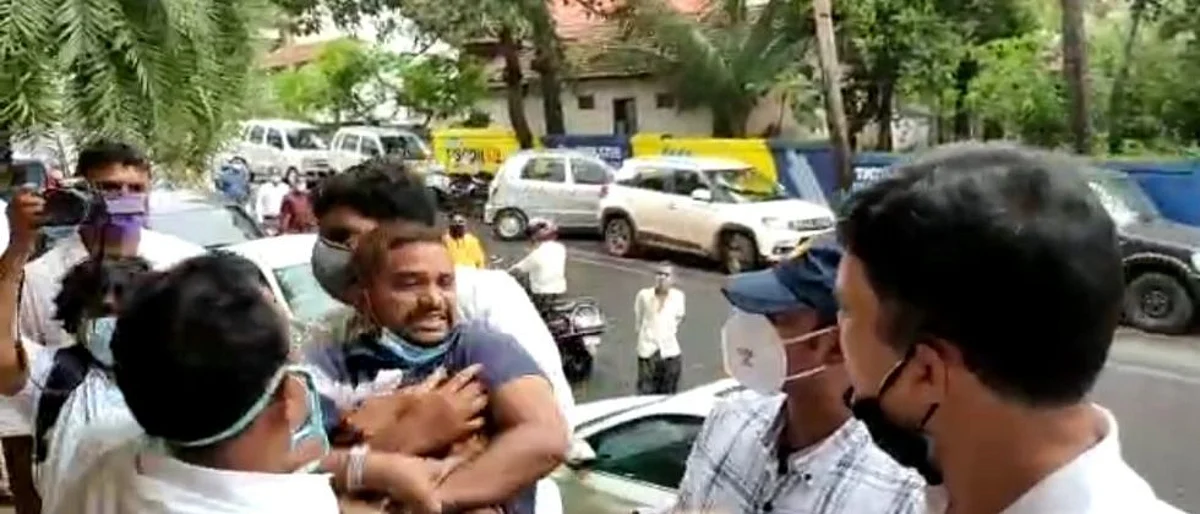 गोवा कॉग्रेस बैठकीदरम्यान का झाली धक्काबुक्की?