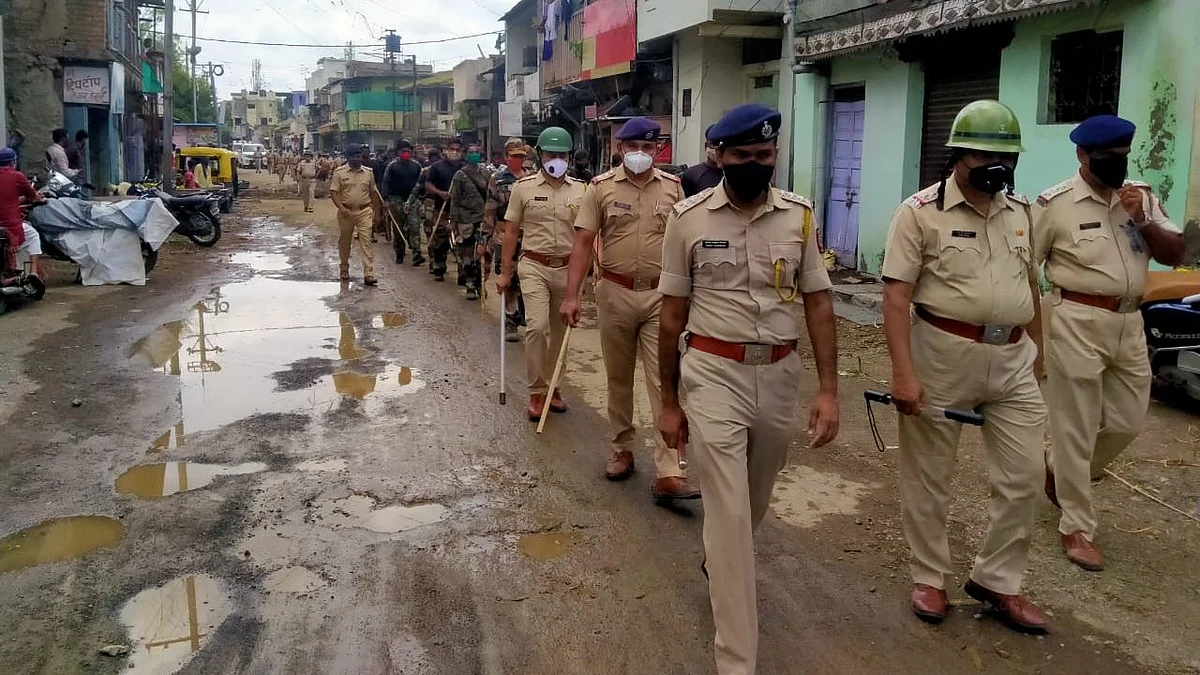 बकरी ईदच्या पार्श्वभूमीवर शहर पोलिसांचा 'रूट' मार्च