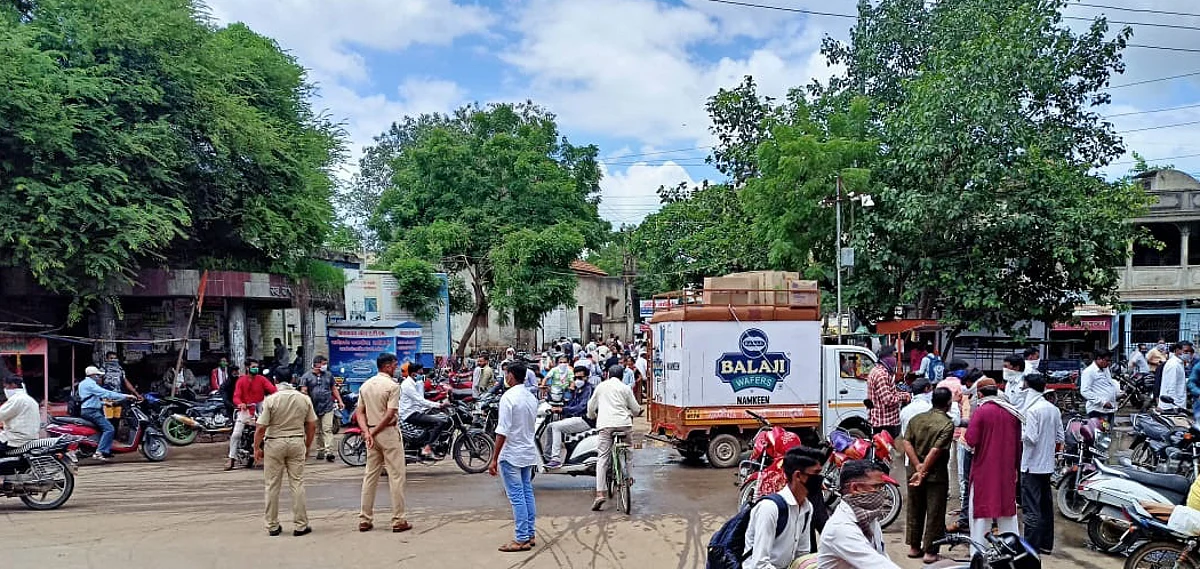 मास्क न लावणार्यांवर कारवाईचा बडगा