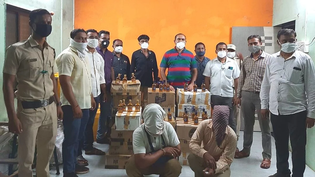 बनावट दारू, दूधाचा कारखाना केला उद्ध्वस्त