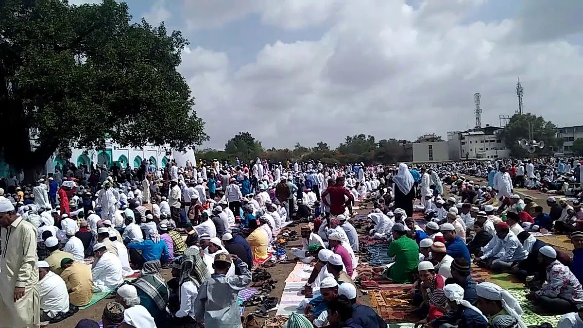 Decision to offer prayer at home
