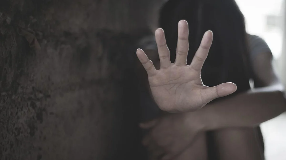 बालिकेचे अपहरण ; तरुणासह चार जणांना अटक