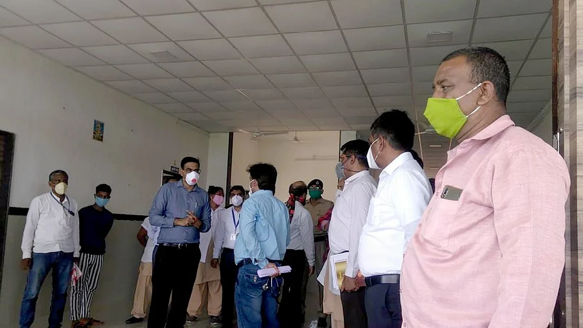 भुसावळ : जिल्ह्याधिकार्यांनी केली ट्रॅामा केअर सेंटरची पाहणी