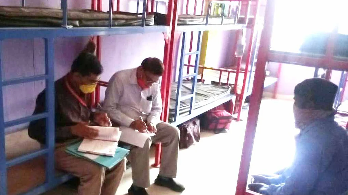 ‘करोना योद्धे’ लढताहेत बारा तास