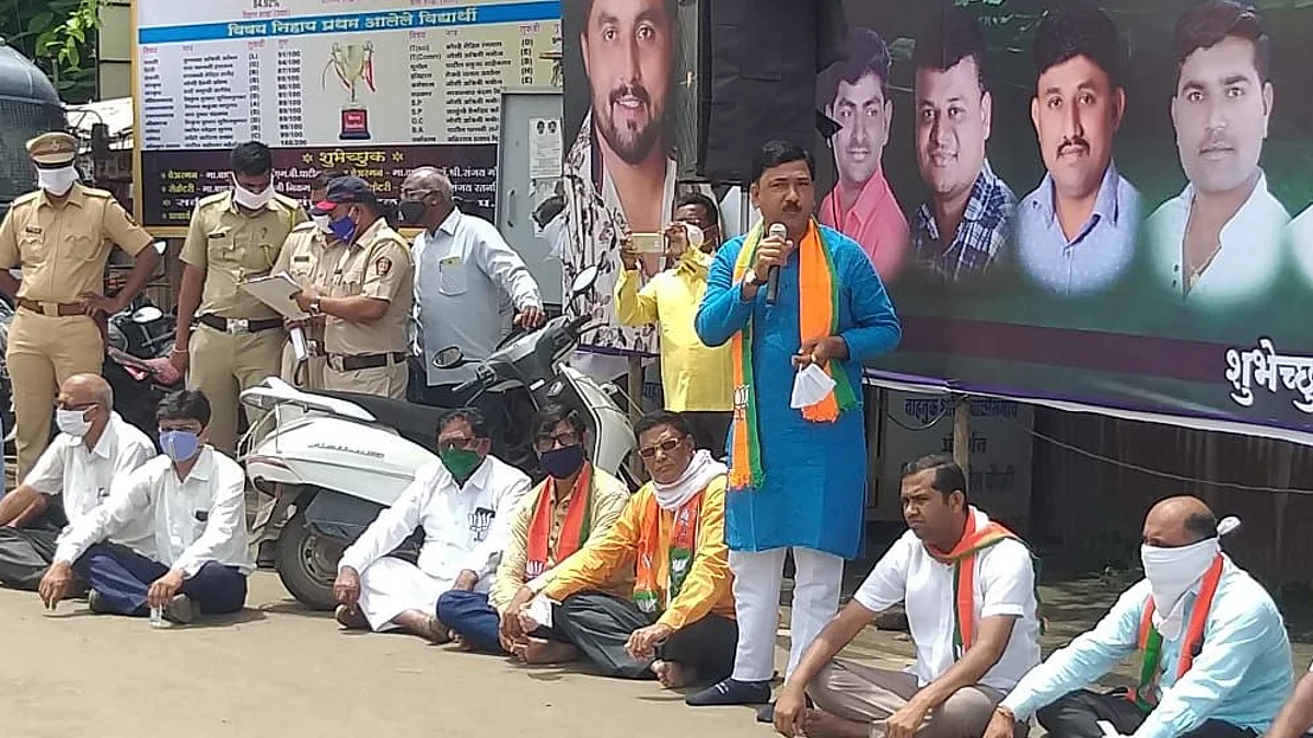 खासदार,आमदारांचा मुख्यमंत्र्यांवर घणाघात