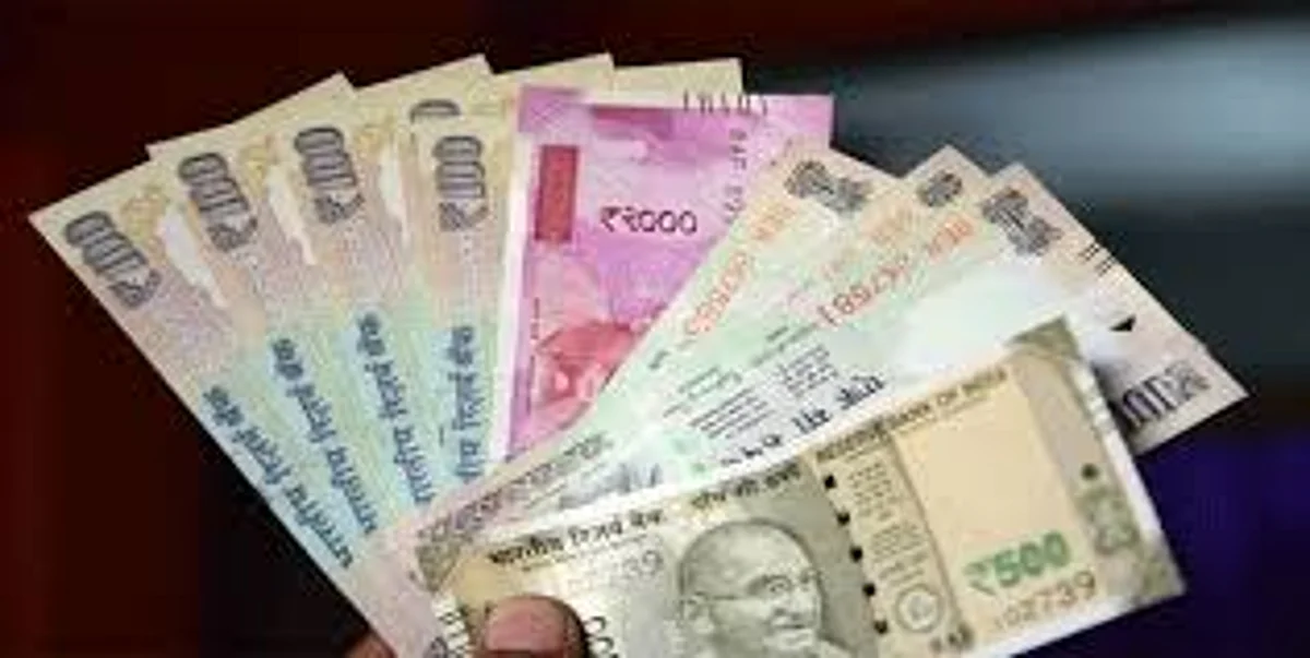 घरात बनावट नोटा बनवणाऱ्या चौघांना अटक