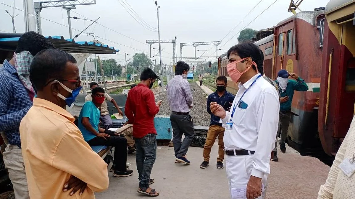 स्वच्छ रेल स्वच्छ भारत - स्वच्छता पंधरवाडा सुरू