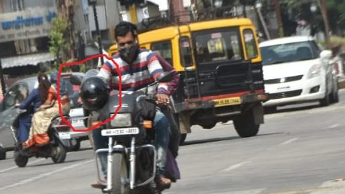 हेल्मेट शोभेसाठीच आहे का?