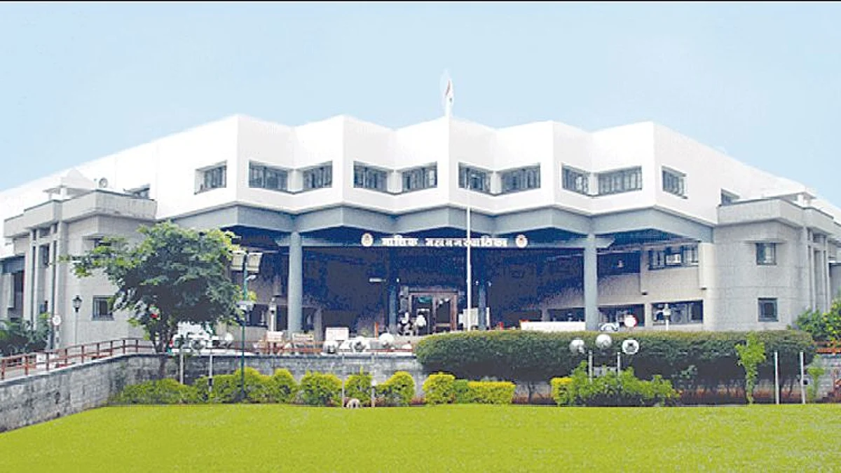 Corporators slam NMC officials, employees