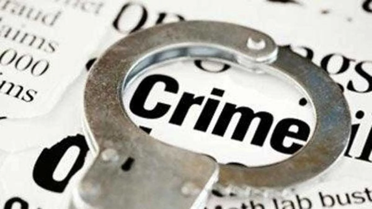 तोतया पोलिसांनी व्यापार्याला ठगविले ; सव्वा लाखांचे सोन्याचे दागिने केले गायब
