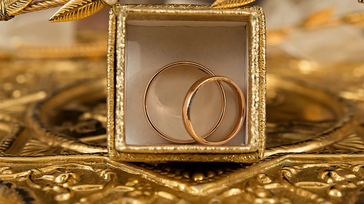 Gold-Silver Price: सोन्याची झळाळी ओसरली; जाणून घ्या आजचे दर