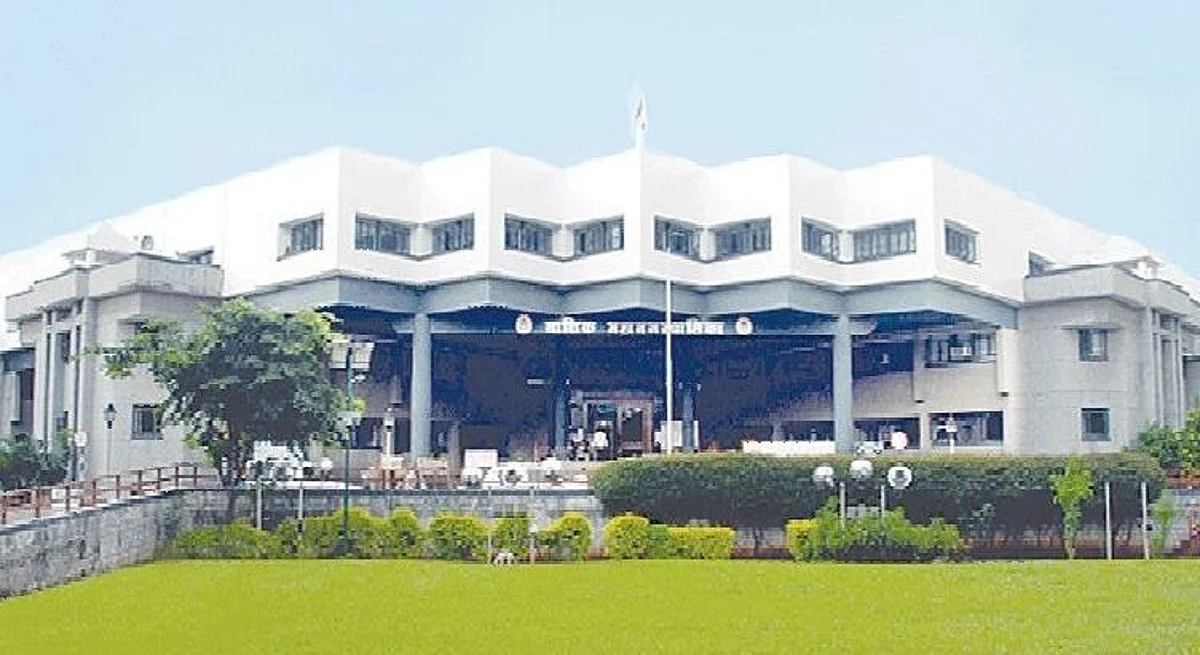 नोकरभरती की भाजपचे निवडणूक स्टंट’