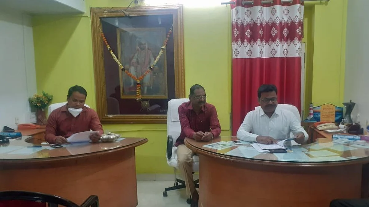 ग.स.सोसायटीचा प्रशासकांनी स्वीकारला पदभार