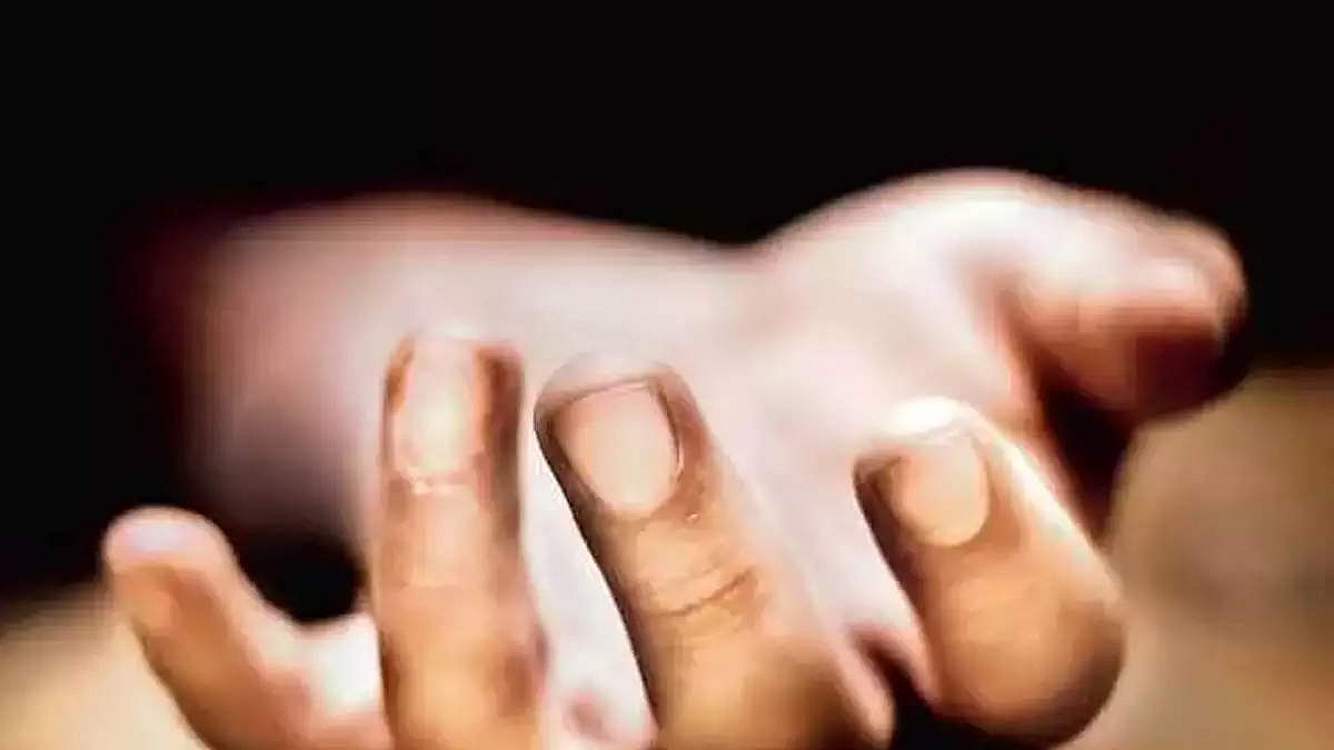 सासरच्या छळास कंटाळून विवाहितेची आत्महत्या; गाडी खरेदी करण्यासाठी २ लाखांची मागणी