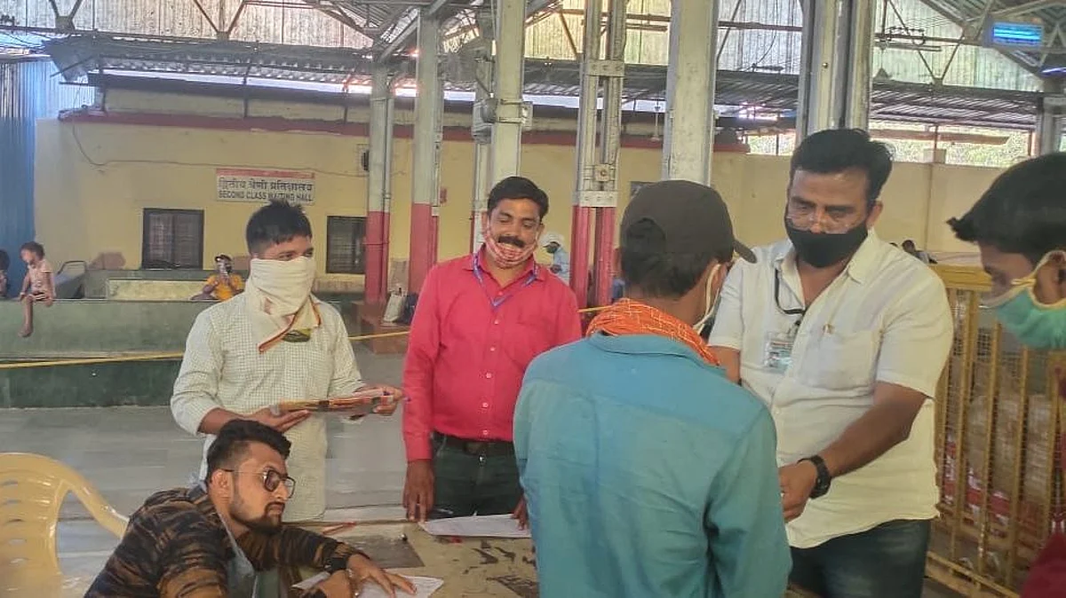 कामगार सुविधा केंद्रामार्फत हजारो कामगारांचे समुपदेशन