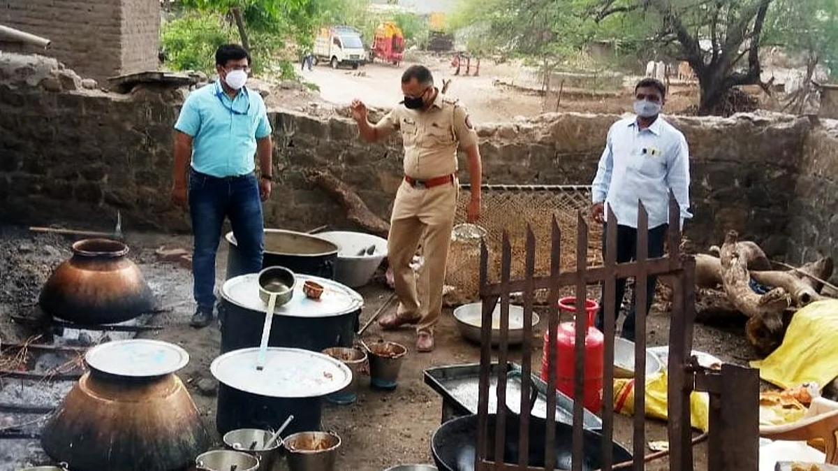 हळद रुसली - वर्हाडी मंडळी फसली !